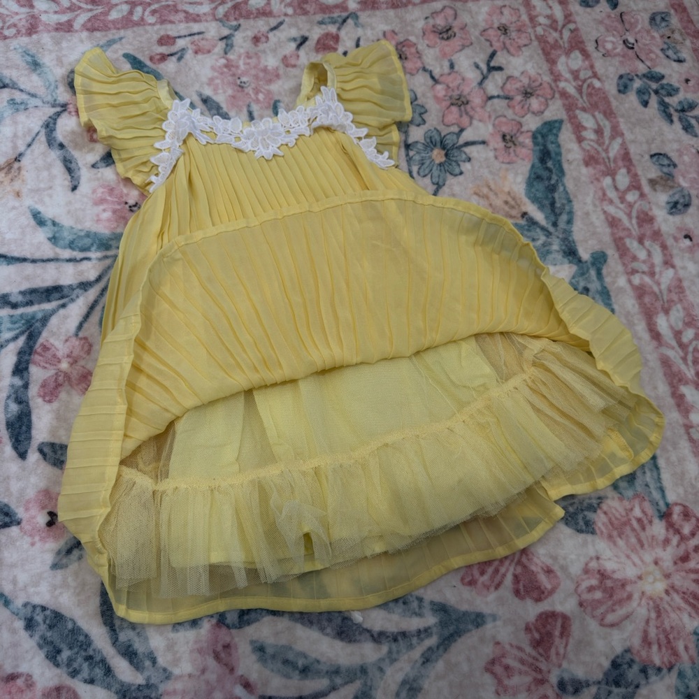 Nannette Baby Yellow Pleated Dress with White Lace 18 Month - Picture 3 of 6